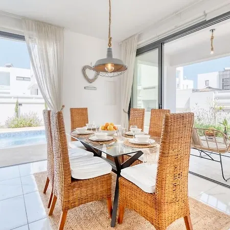 Luxurious Alasia In Paralimni