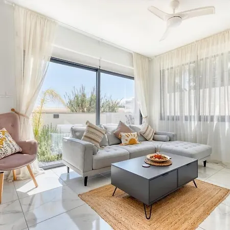 Villa Luxurious Alasia In *