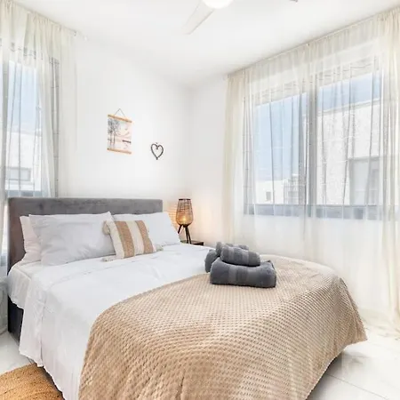 Luxurious Alasia In Villa