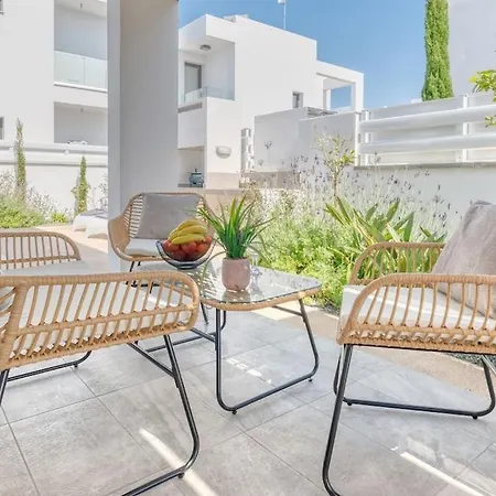 Luxurious Alasia In Villa *