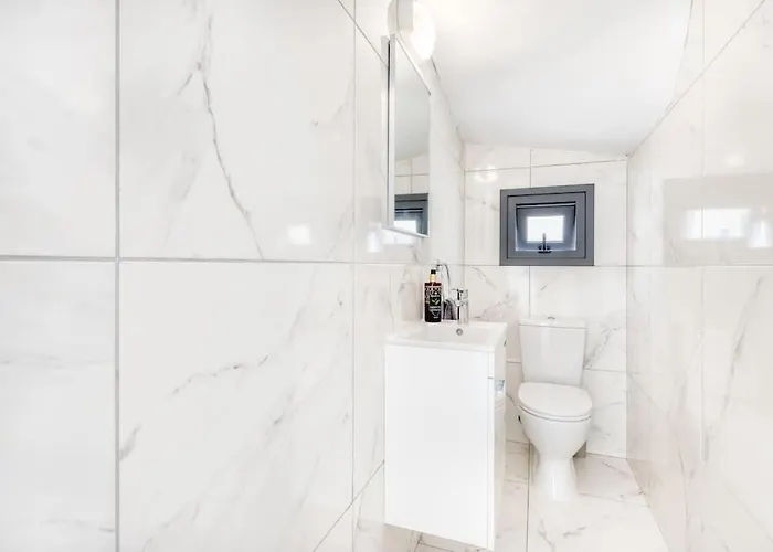 Luxurious Alasia In فيلة *