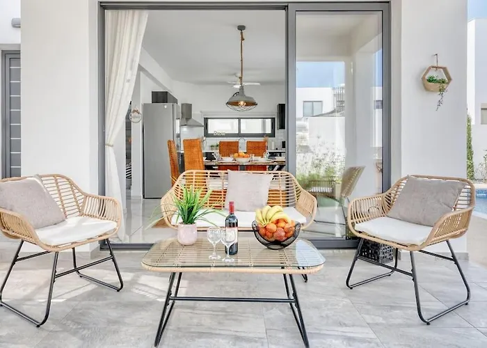 Luxurious Alasia In باراليمني