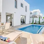 فيلة Luxurious Alasia In باراليمني