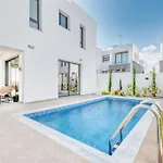 Luxurious Alasia In فيلة