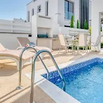 Luxurious Alasia In باراليمني