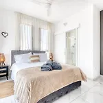 Luxurious Alasia In