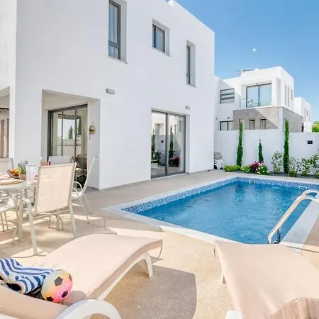 ヴィラ Luxurious Alasia In パラリムニ