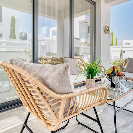 Luxurious Alasia In Вилла