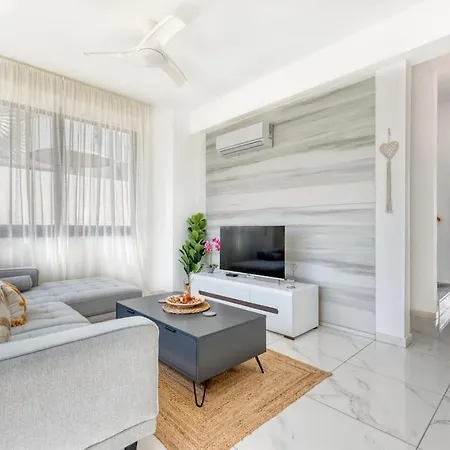 Вилла Luxurious Alasia In *