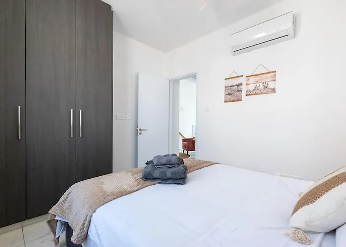 Luxurious Alasia In *